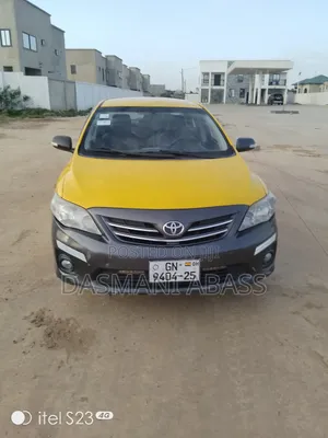 Toyota Corolla LE 4dr Sedan (1.8L 4cyl 4A) 2011 Yellow