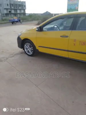 Toyota Corolla LE 4dr Sedan (1.8L 4cyl 4A) 2011 Yellow