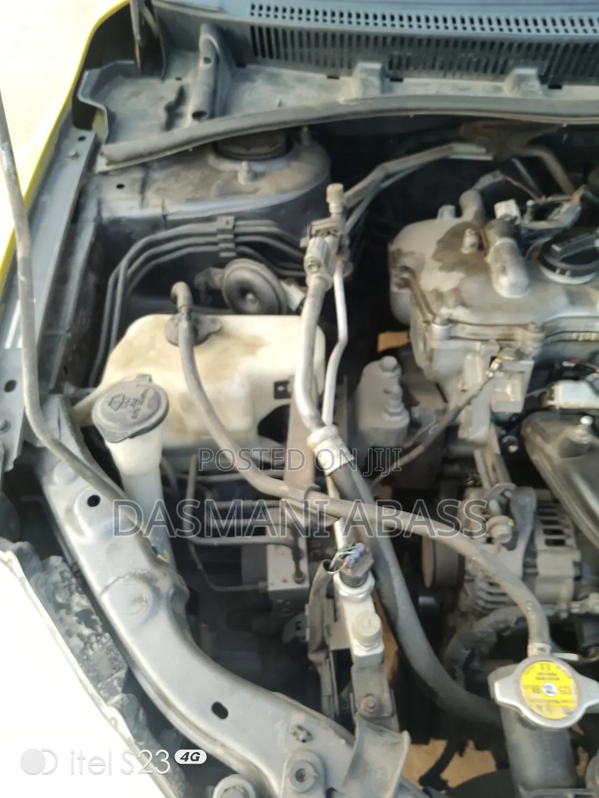 Toyota Corolla LE 4dr Sedan (1.8L 4cyl 4A) 2011 Yellow
