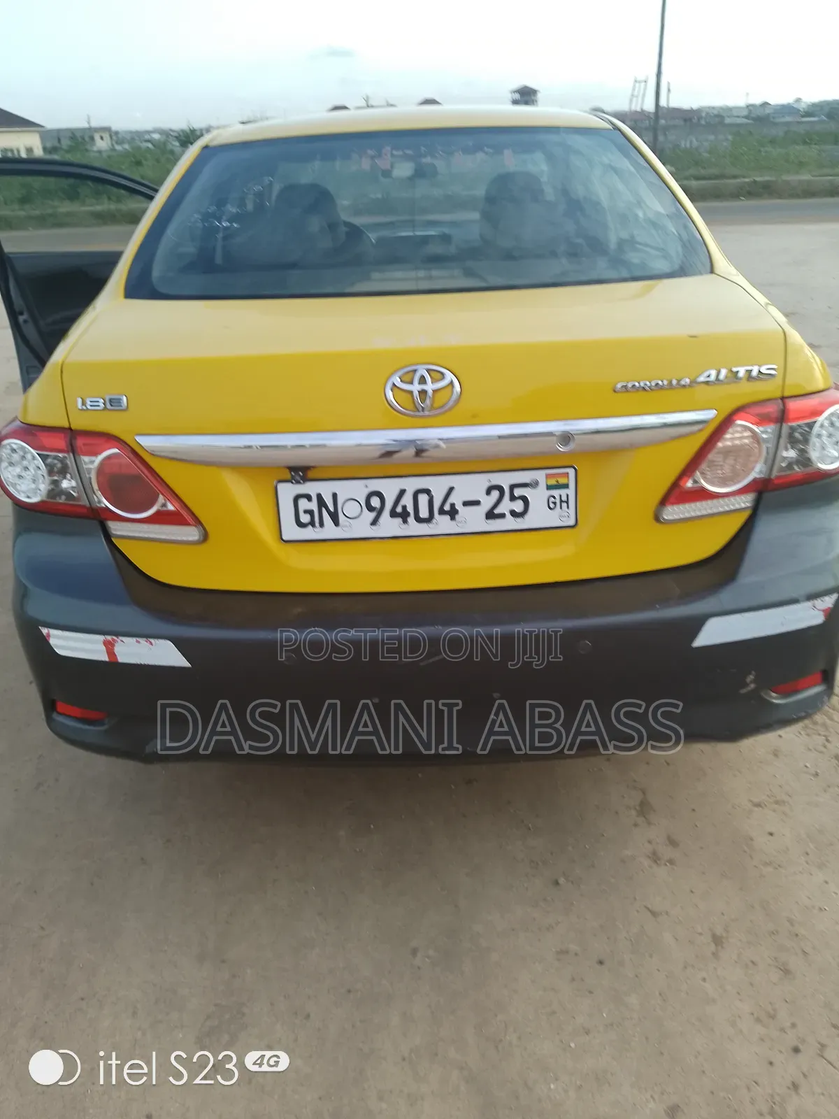 Toyota Corolla LE 4dr Sedan (1.8L 4cyl 4A) 2011 Yellow