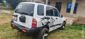 Chevrolet Tracker 2000 White