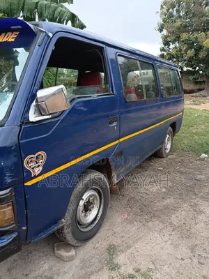 Nissan Caravan (Urvan) 1996 Blue