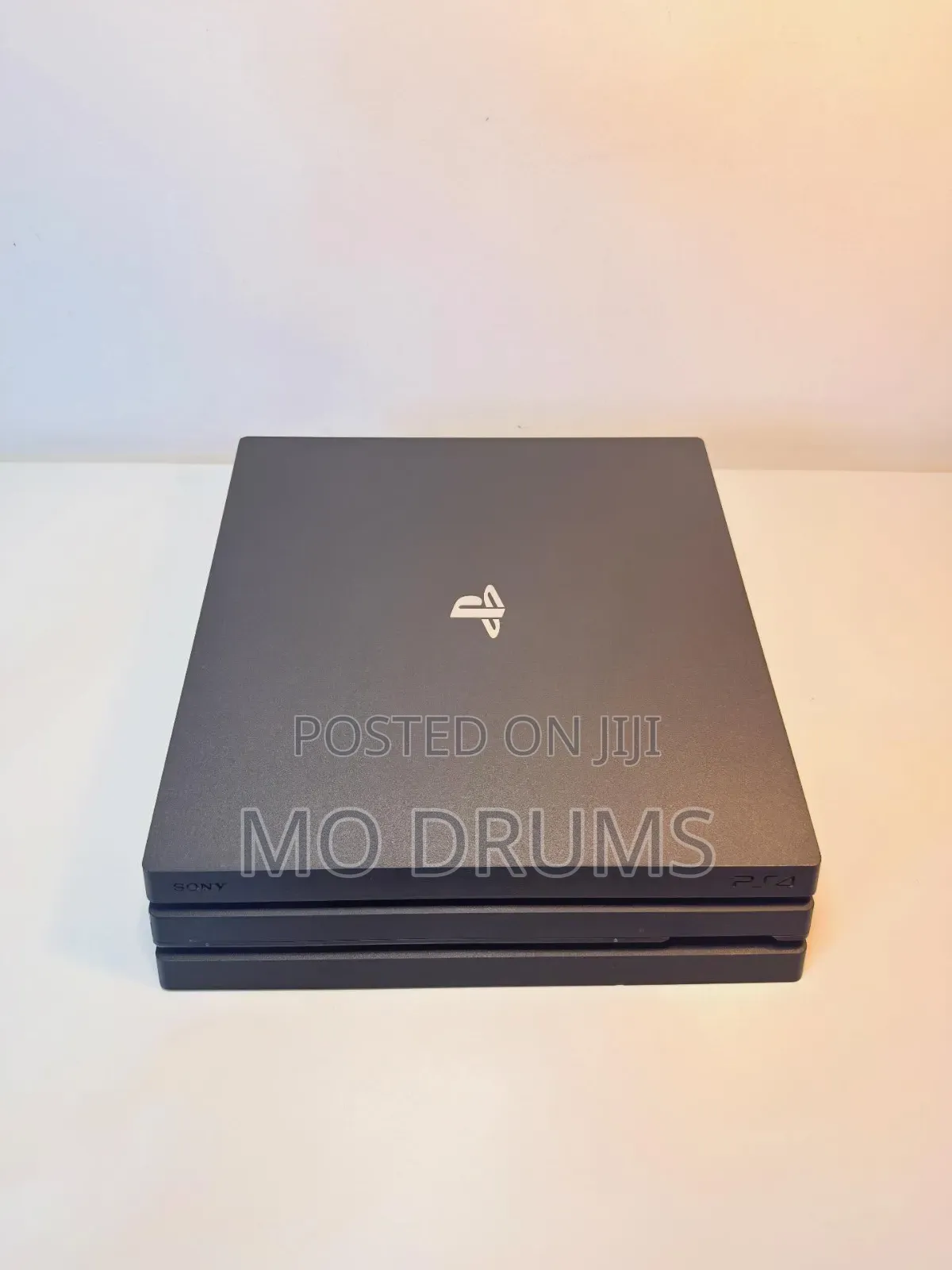PS4 PRO Jailbreak With 12 Games and 1 Pad