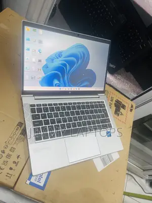 Laptop HP EliteBook 830 G8 8GB Intel Core i5 SSD 256GB