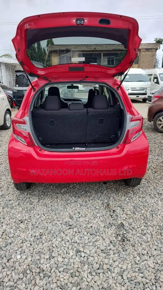 Toyota Vitz 2015 Red
