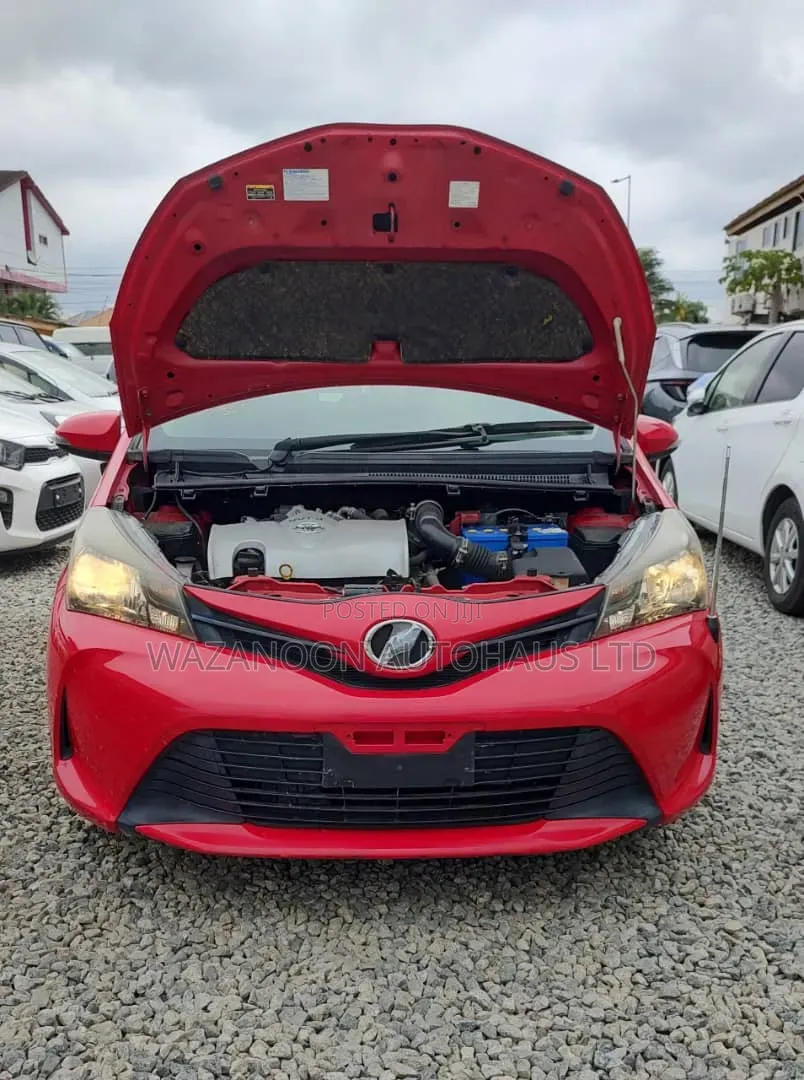 Toyota Vitz 2015 Red