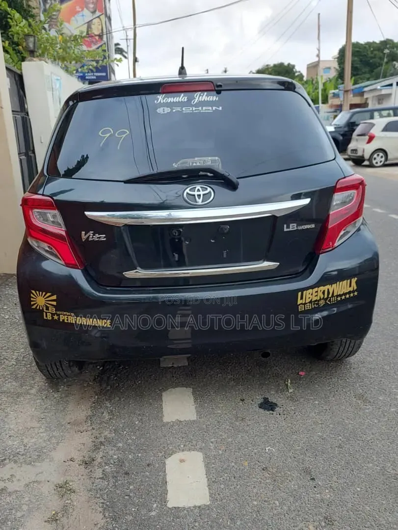 Toyota Vitz 2016 Black