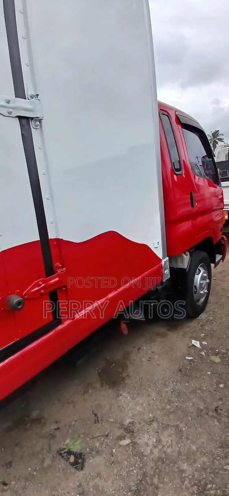 Clean Hyundai Mighty 2013 Model