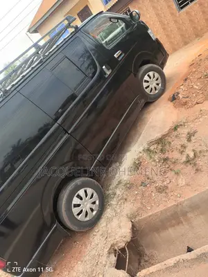 Toyota HiAce 2015 Black