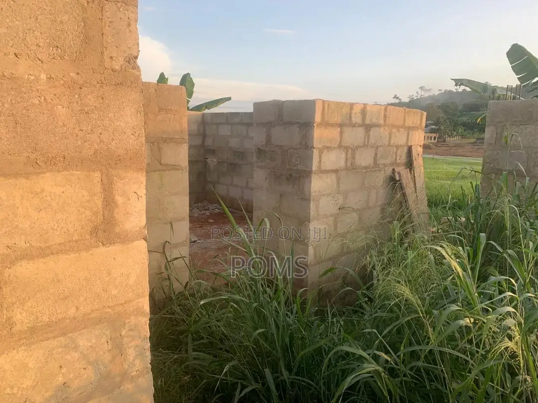 2bdrm Apartment in Atwima Nwabiagya for sale