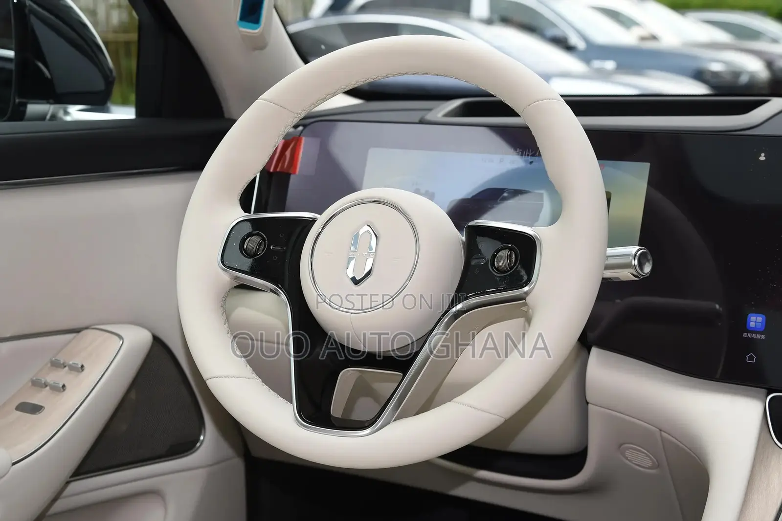 AITO M8 2025 Purple