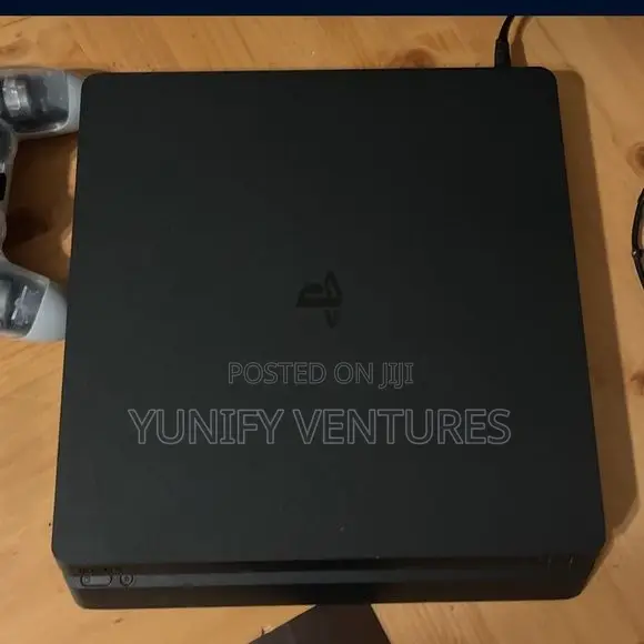Playstation 4 Slim