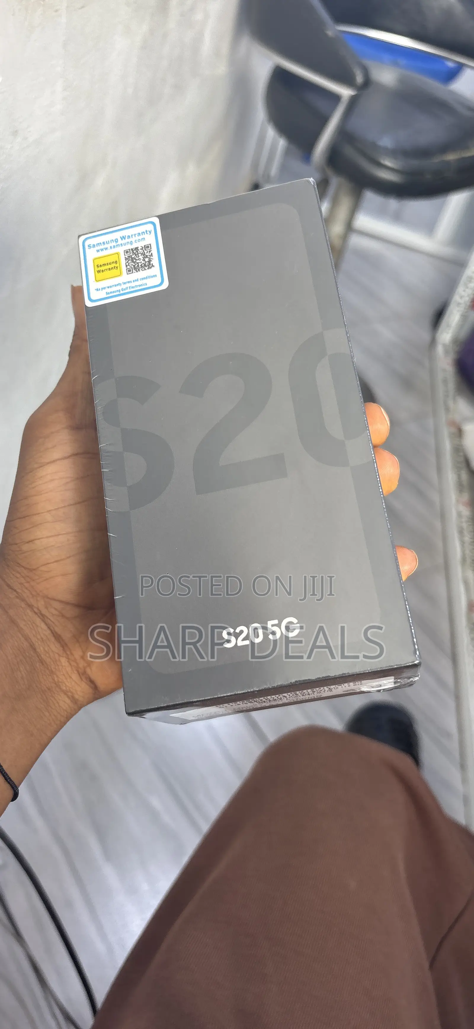 New Samsung Galaxy S20 128 GB Gray