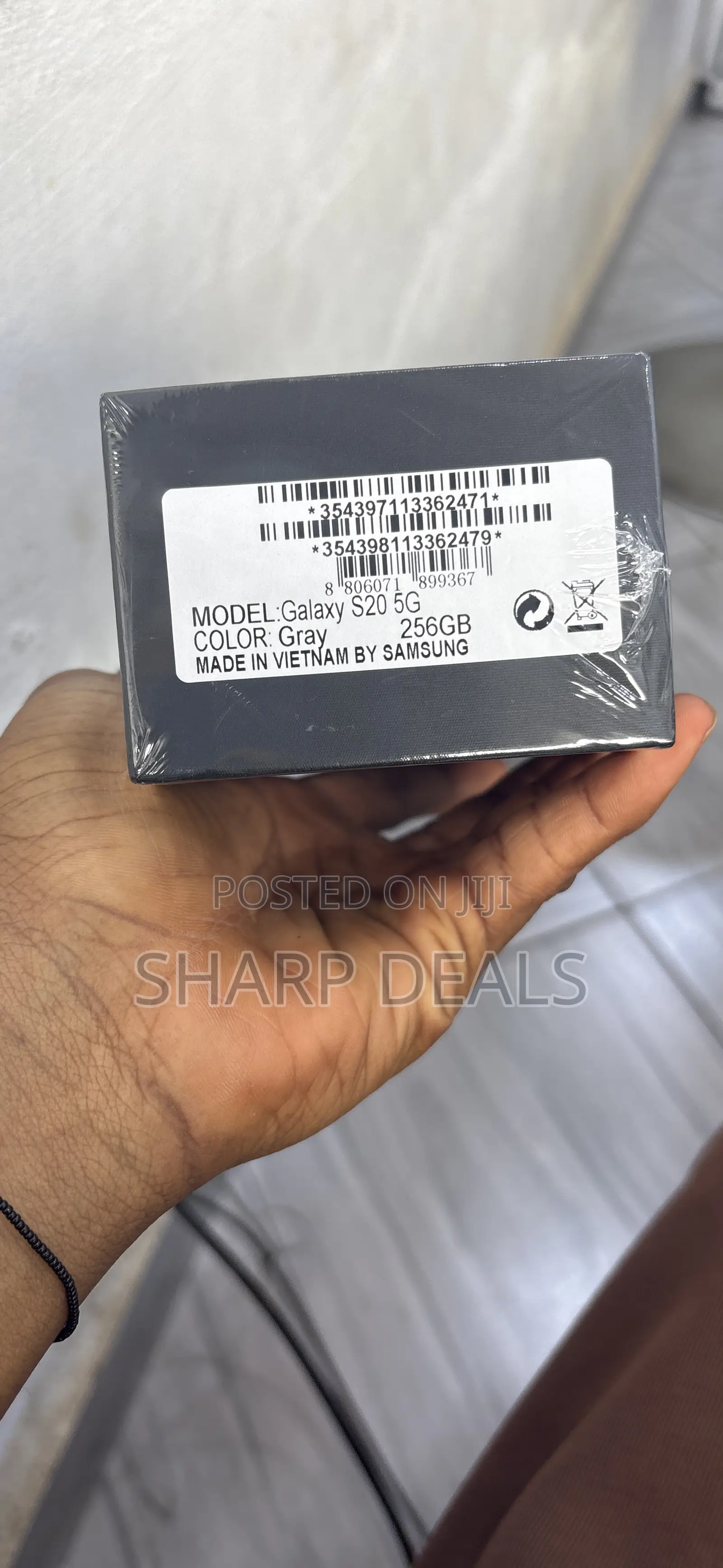 New Samsung Galaxy S20 128 GB Gray