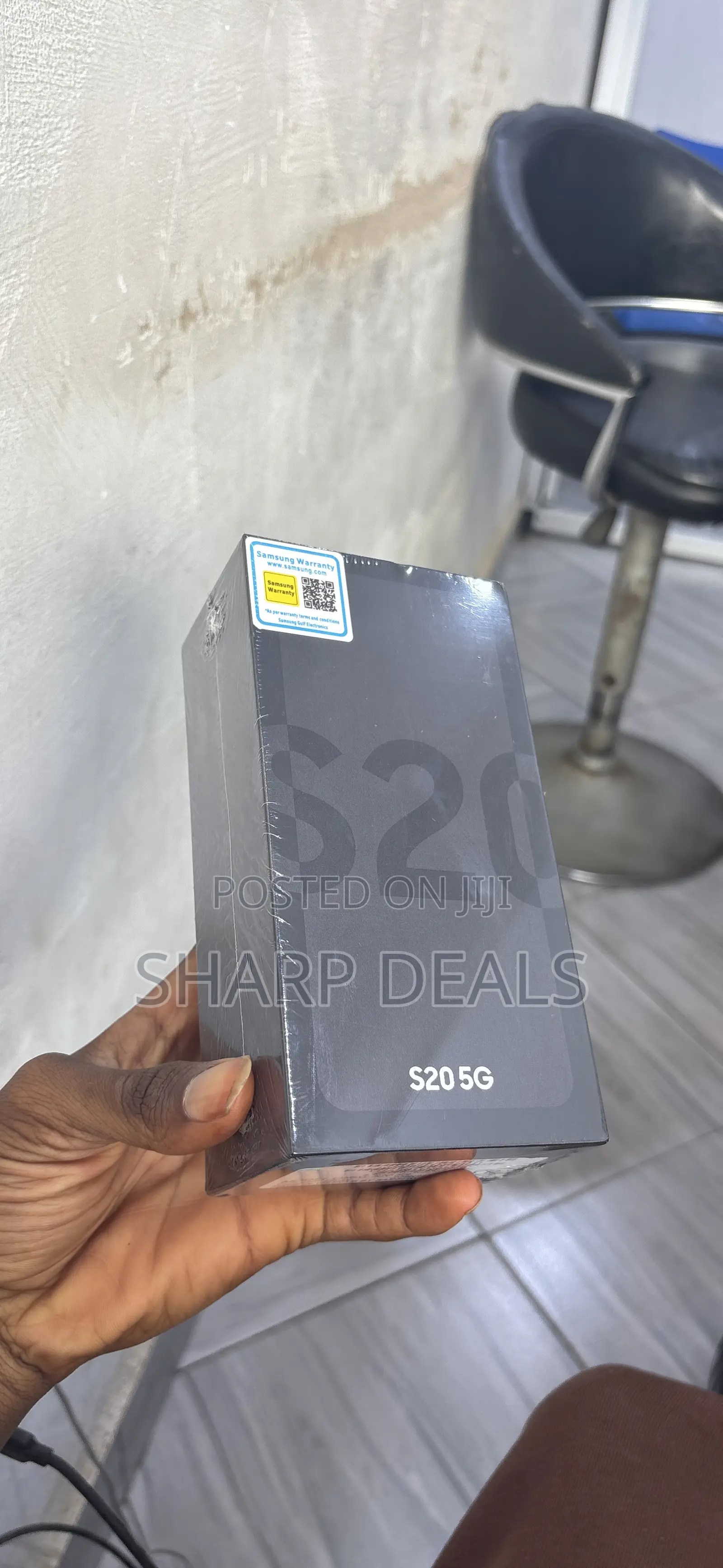 New Samsung Galaxy S20 128 GB Gray