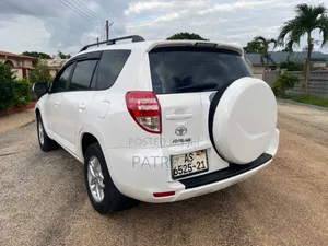 Toyota RAV4 2012 White