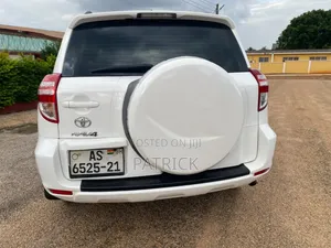 Toyota RAV4 2012 White