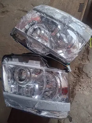 Toyota Voxy Noah 2014-2017 Model Headlights Head Lamp Pair