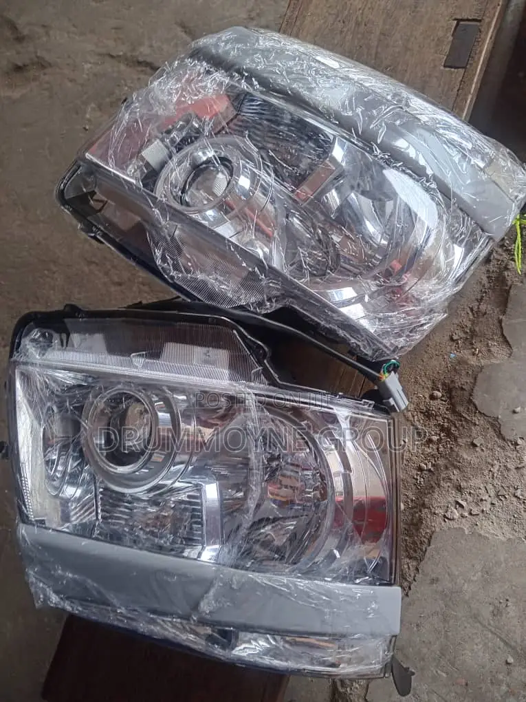 Toyota Voxy Noah 2014-2017 Model Headlights Head Lamp Pair