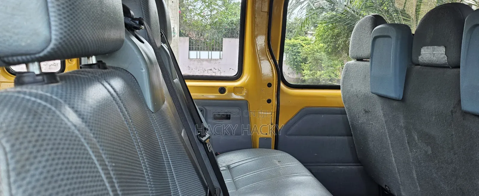 Ford Transit Connect 2012 Yellow