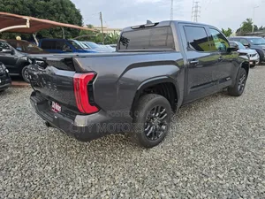 Toyota Tundra 2023 Gray