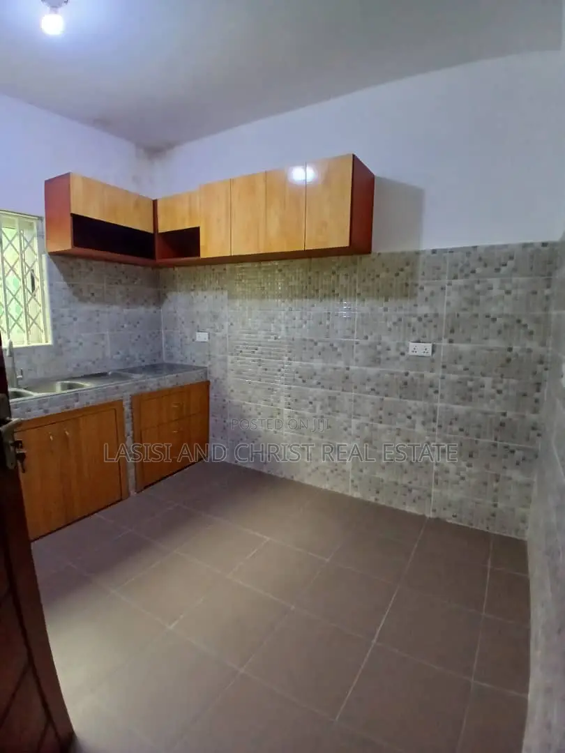 2bdrm Apartment in Lasisi And Christ, Amasaman for rent