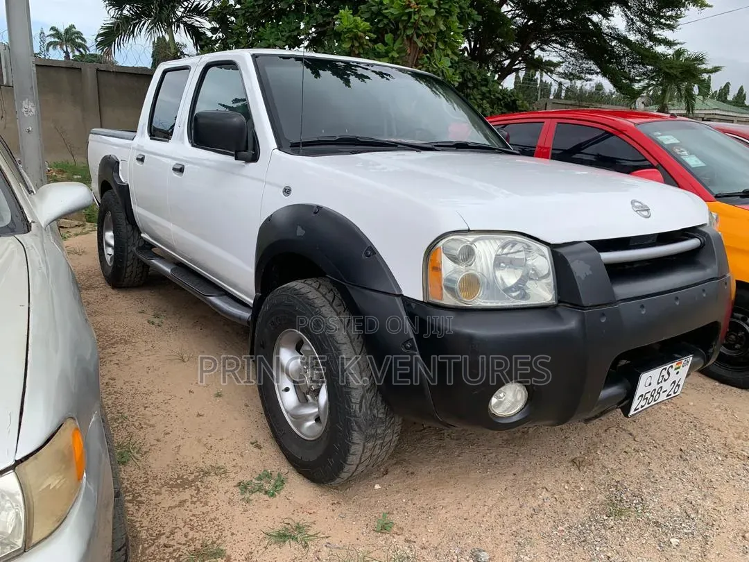 Nissan Hardbody 2008 White
