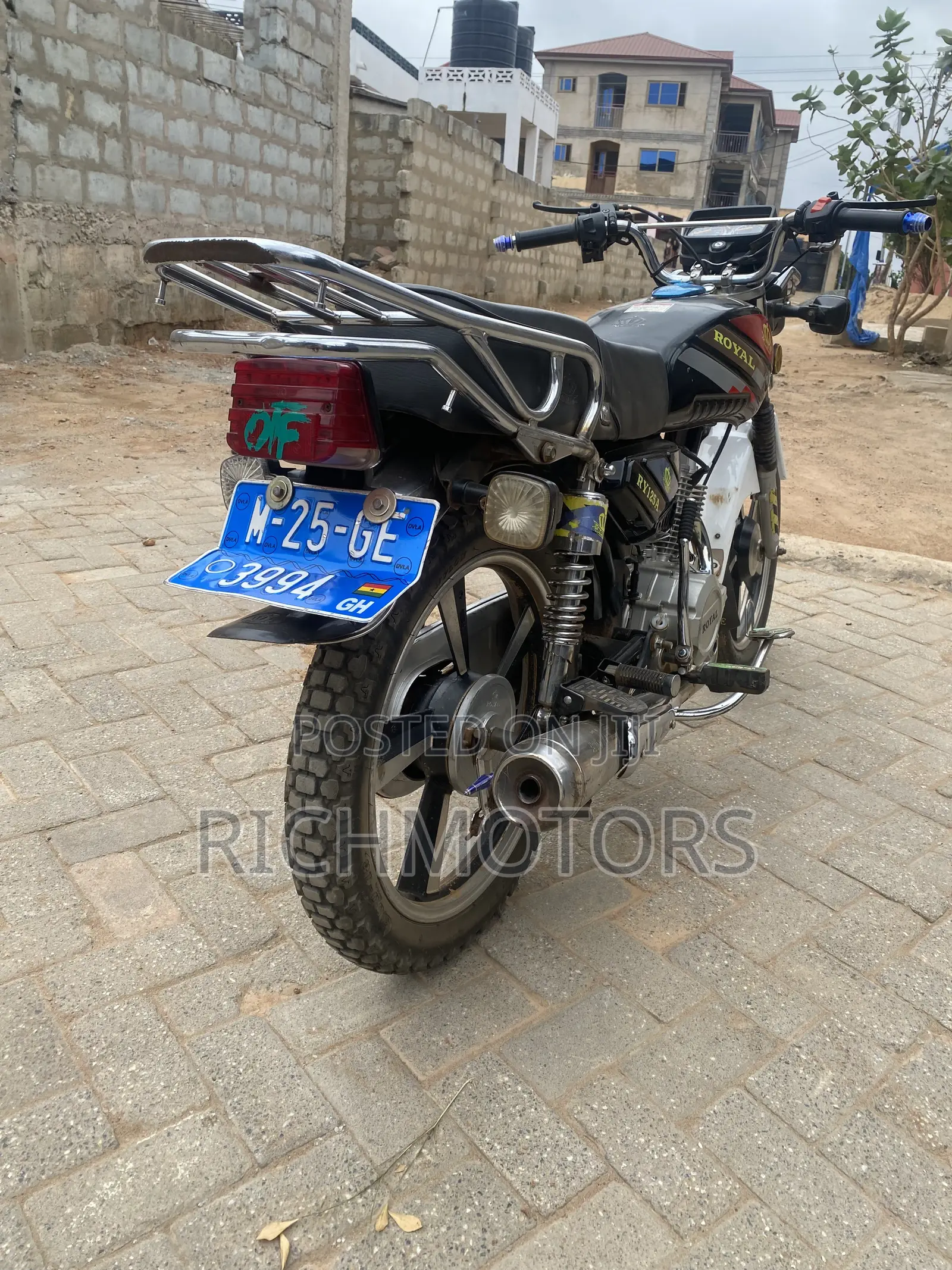 Royal RY125 2025