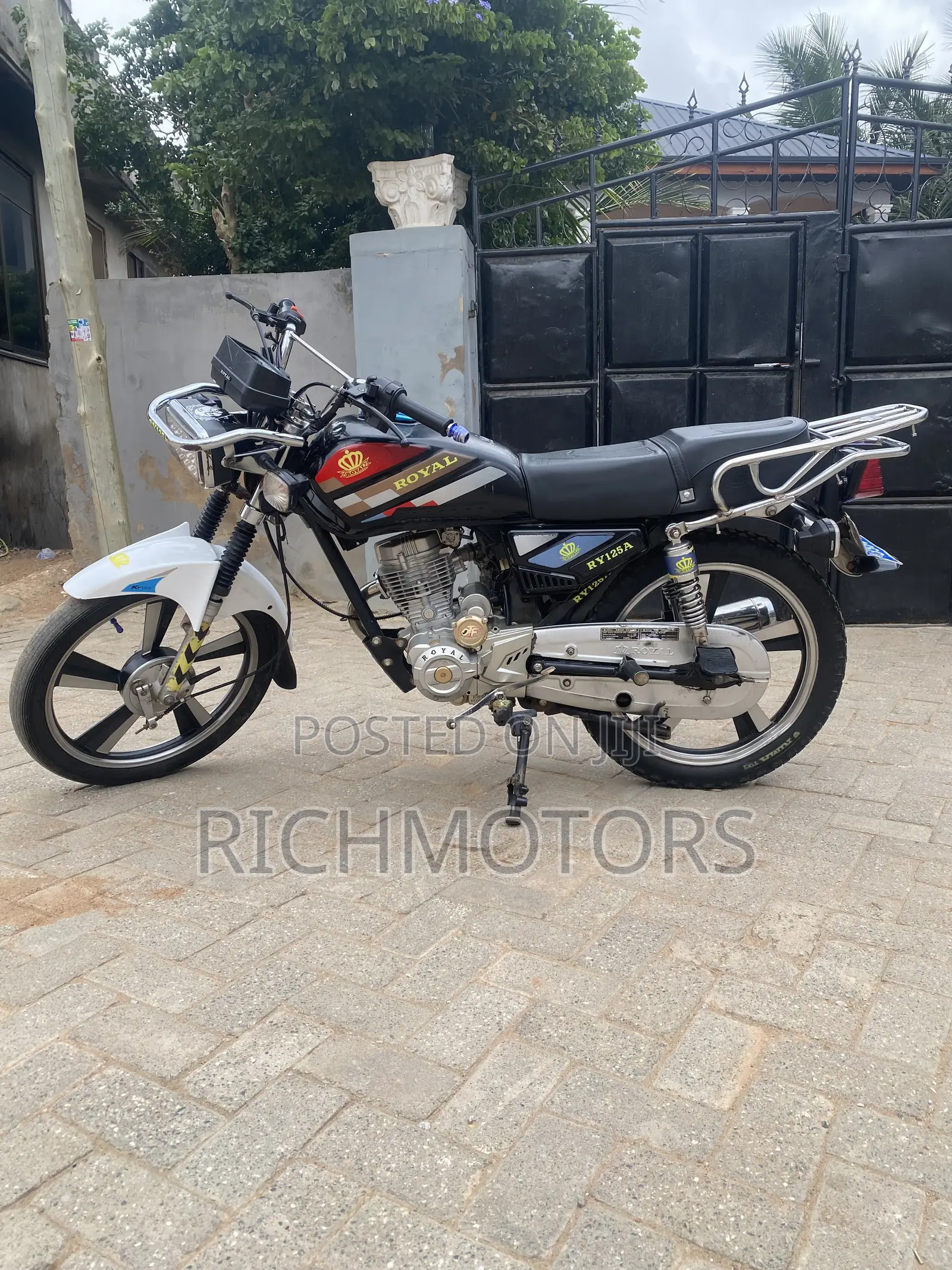 Royal RY125 2025