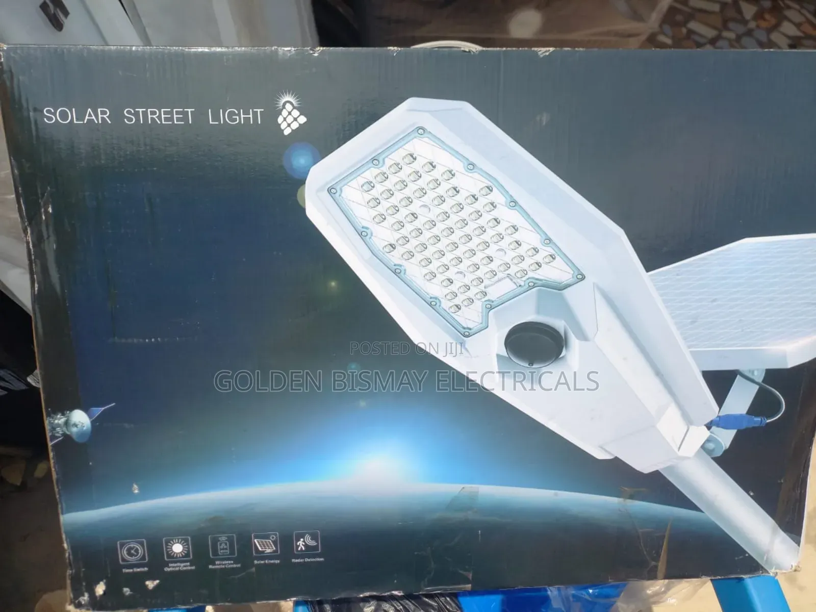 200Watts Solar Street Light With Remote Control and Radar Detector