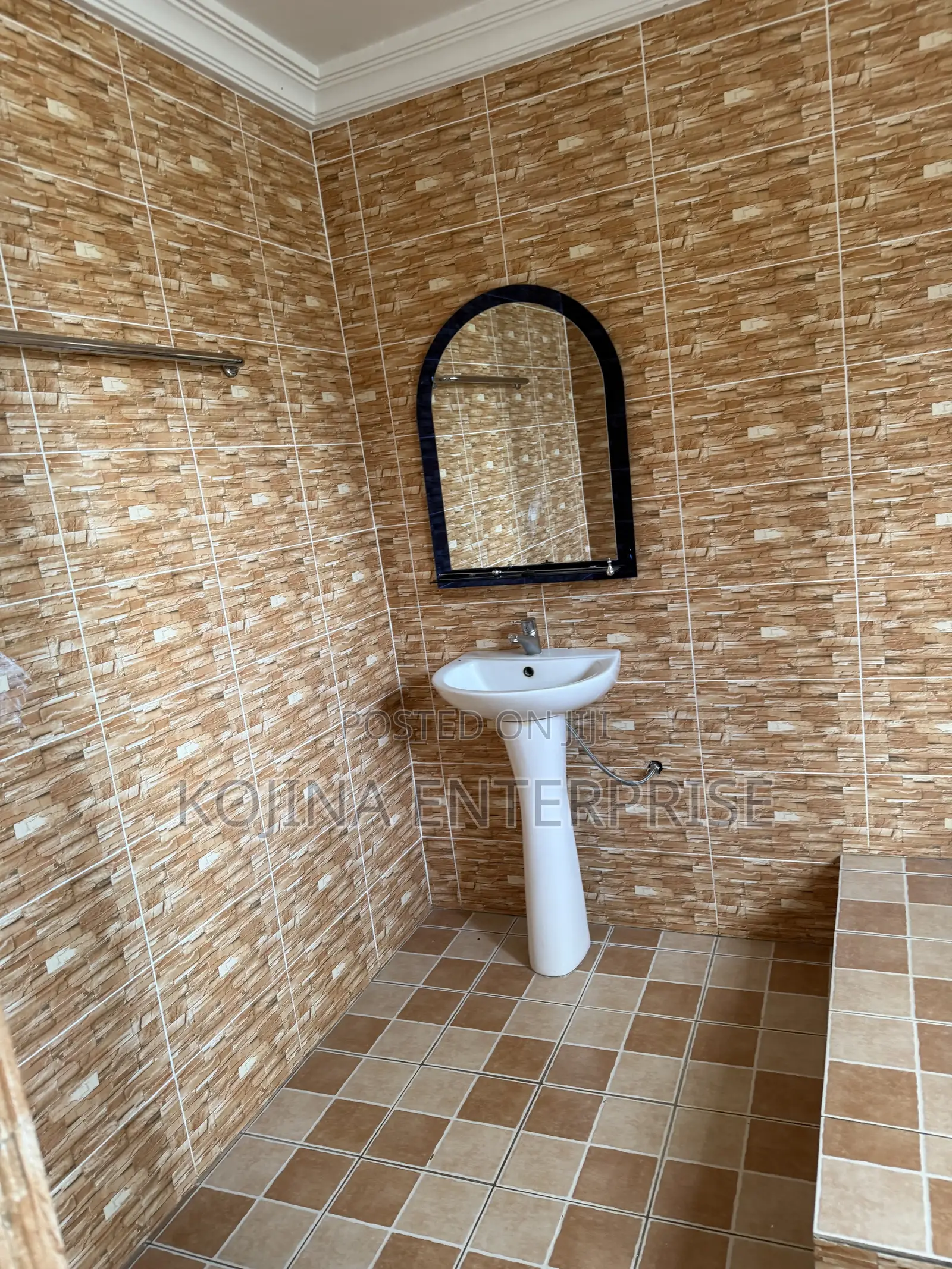 2bdrm Apartment in Atasemanso, Kumasi Metropolitan for rent
