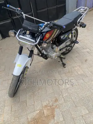 Royal RY125 2025