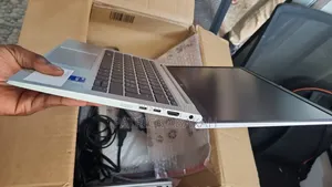 New Laptop HP EliteBook 830 G7 8GB Intel Core i5 SSD 256GB