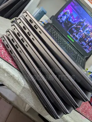 Laptop Dell Vostro 7510 16GB Intel Core i7 SSD 256GB