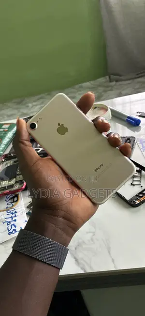 Apple iPhone 7 32 GB Gold