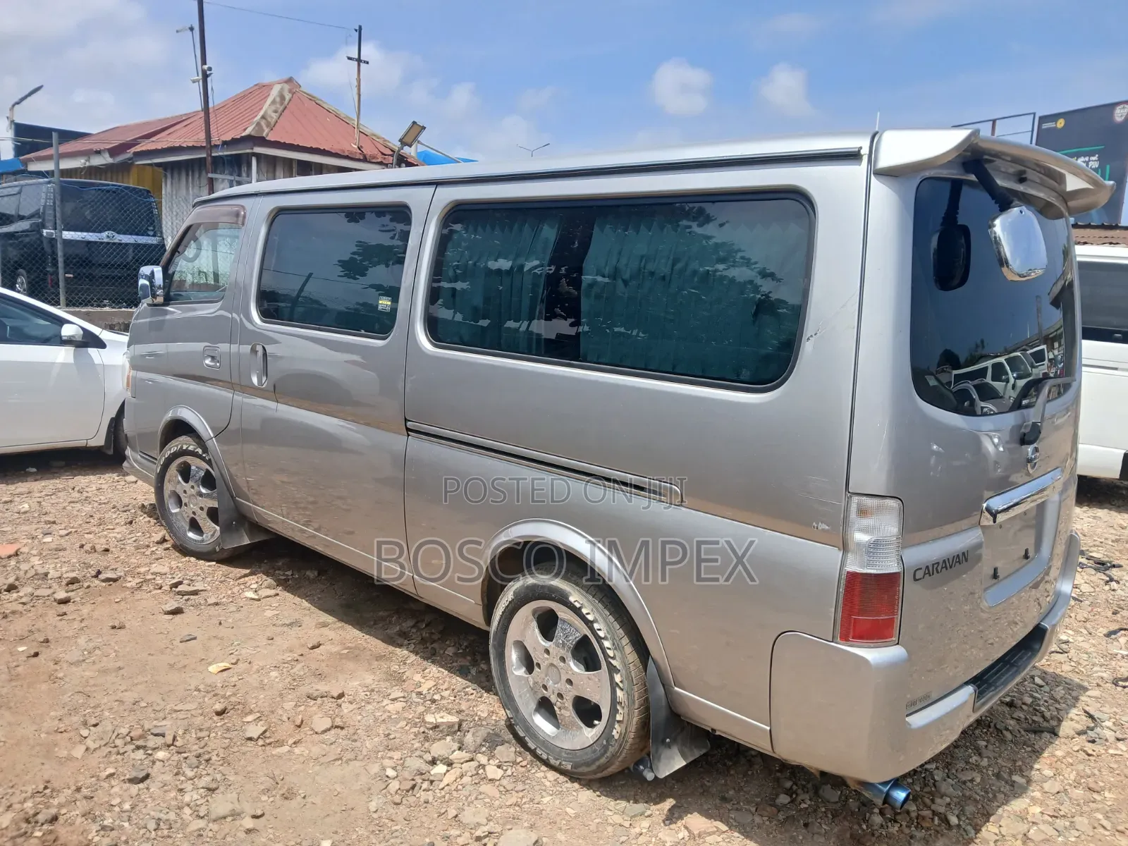 Nissan Caravan (Urvan) 2008 Silver