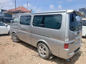 Nissan Caravan (Urvan) 2008 Silver