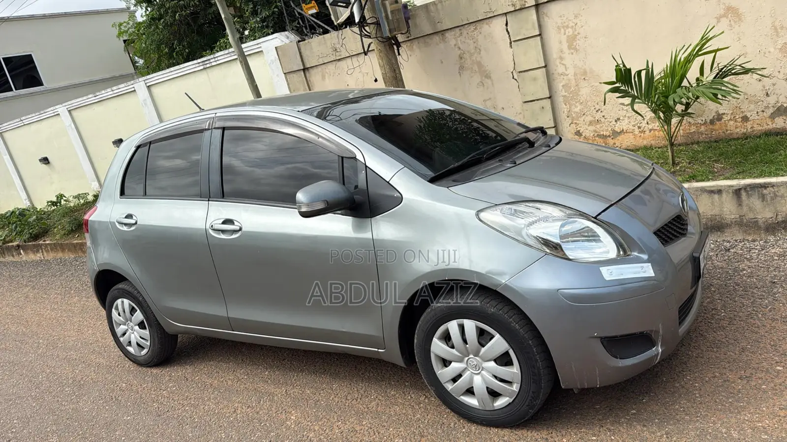 Toyota Vitz 2010 Gray