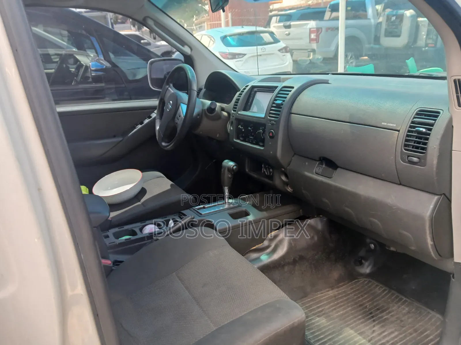 Nissan Navara 2010 White