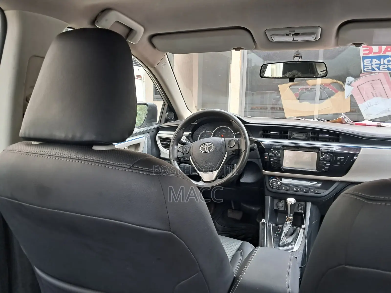 Toyota Corolla LE 4dr Sedan (1.8L 4cyl CVT) 2014 Silver