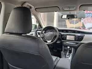 Toyota Corolla LE 4dr Sedan (1.8L 4cyl CVT) 2014 Silver