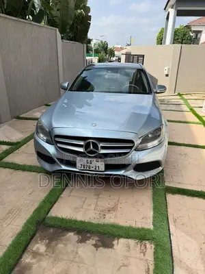 Mercedes-Benz C300 Luxury 4Matic Sedan AWD (2.0L 4cyl 7A) 2016