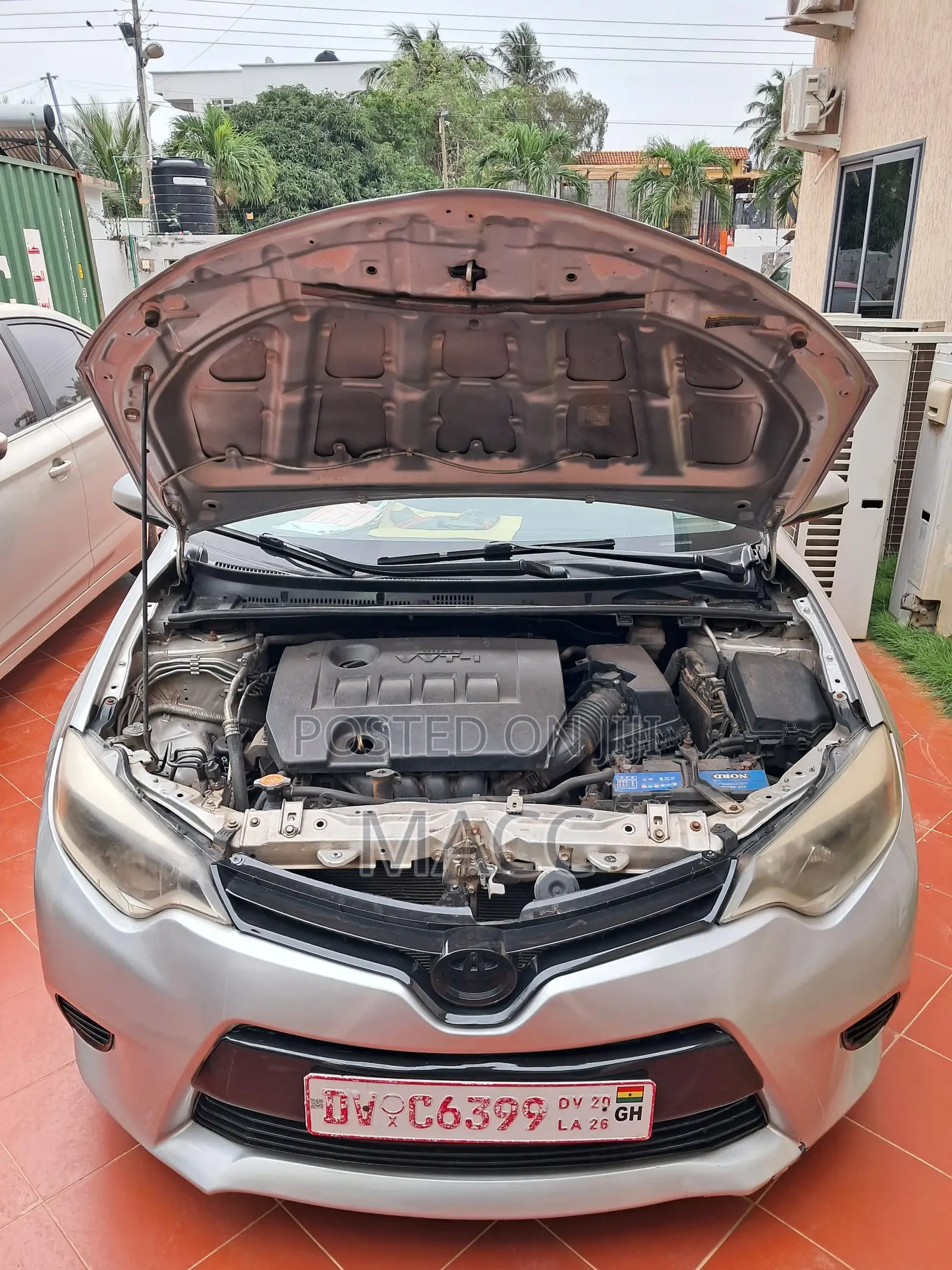 Toyota Corolla LE 4dr Sedan (1.8L 4cyl CVT) 2014 Silver