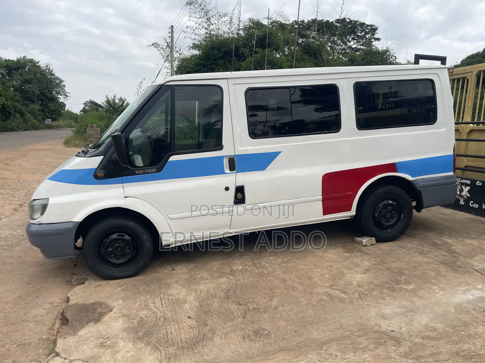 Ford Transit 2002 White