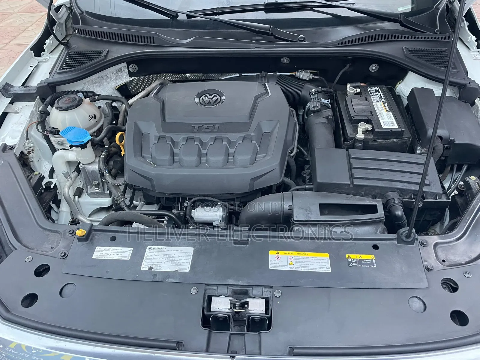 Volkswagen Passat 2.0T SE 2021 White