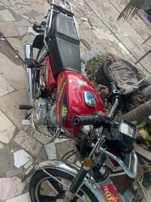 New Royal RY125 2025 Red