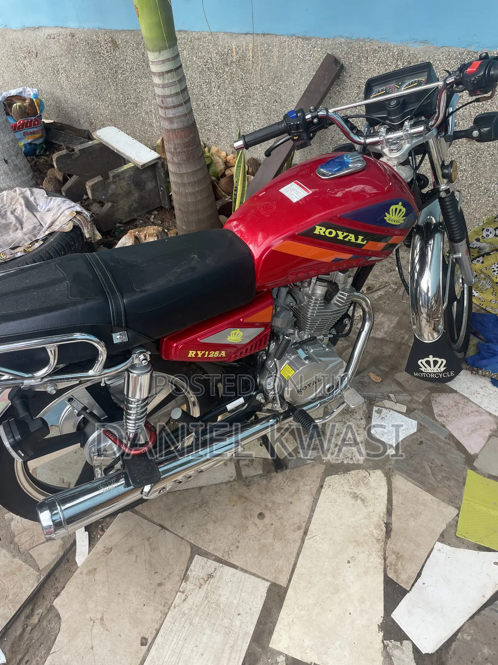 New Royal RY125 2025 Red