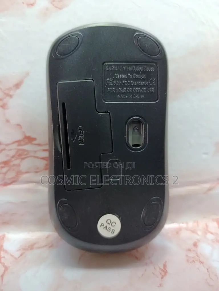 KM901 Compact Wireless Keyboard and Mouse Combo