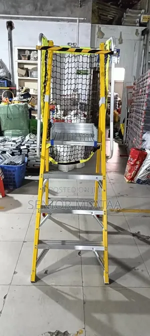 Fibreglass Platform Ladder With Safety Net