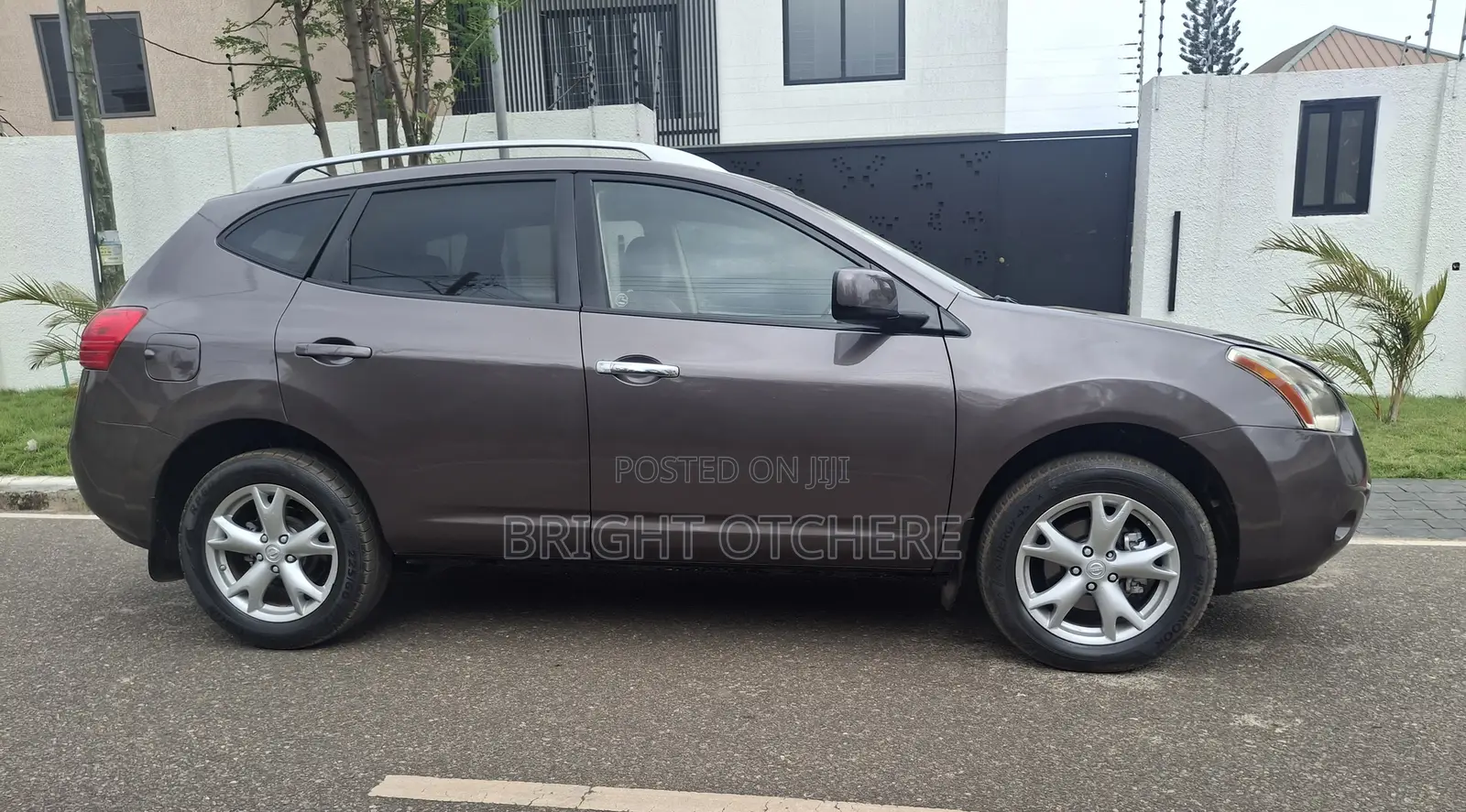 Nissan Rogue S 2013 Brown